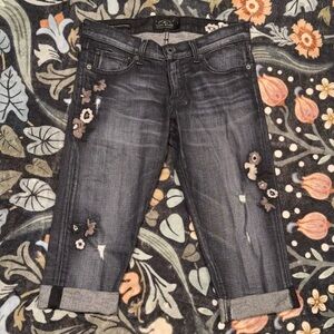 Lucky Brand Sienna Slim Boyfriend Dark Gray Floral Embroidered Jeans (0/25)